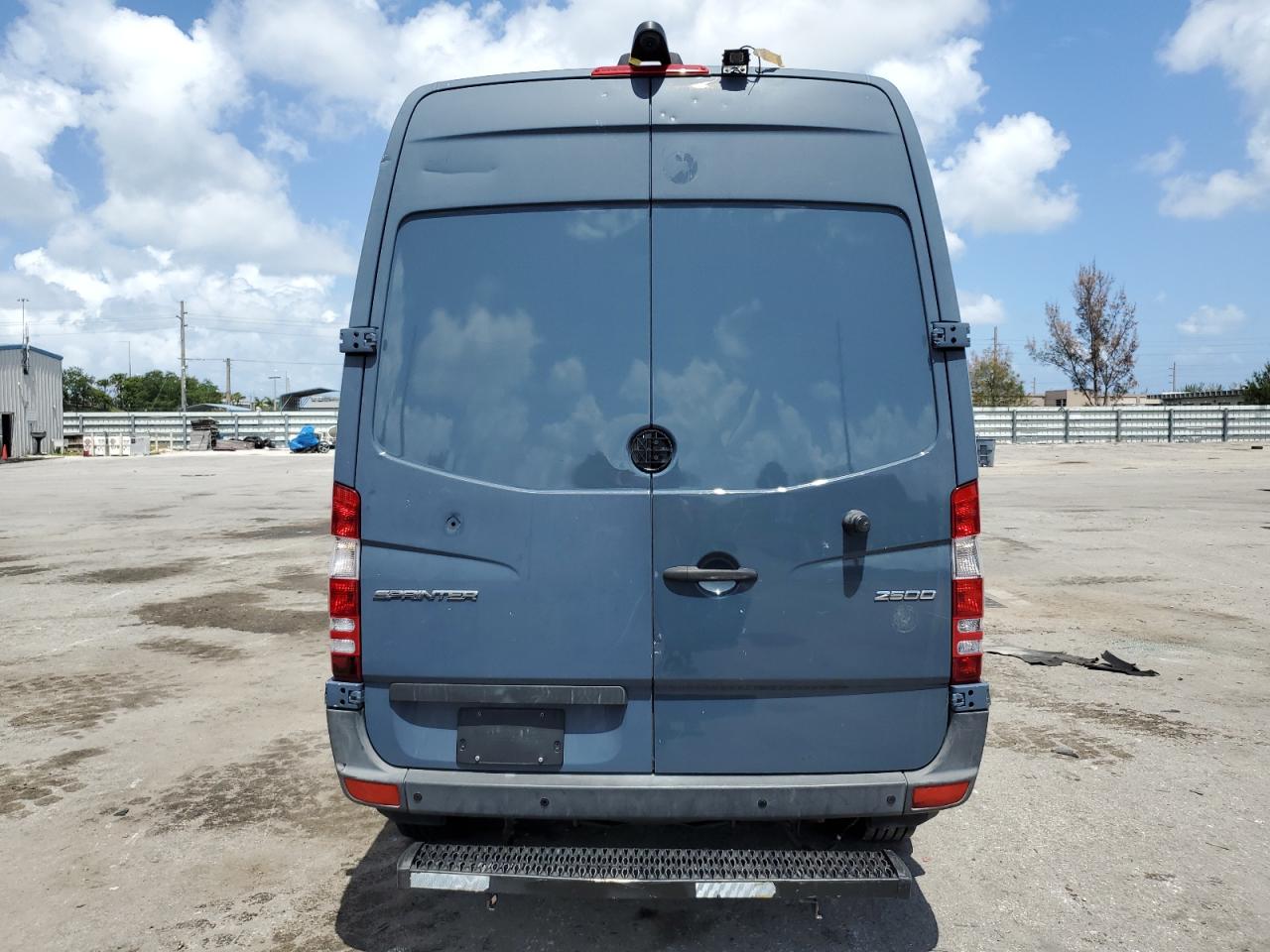 WD3PE7CD0JP646309 2018 Mercedes-Benz Sprinter 2500