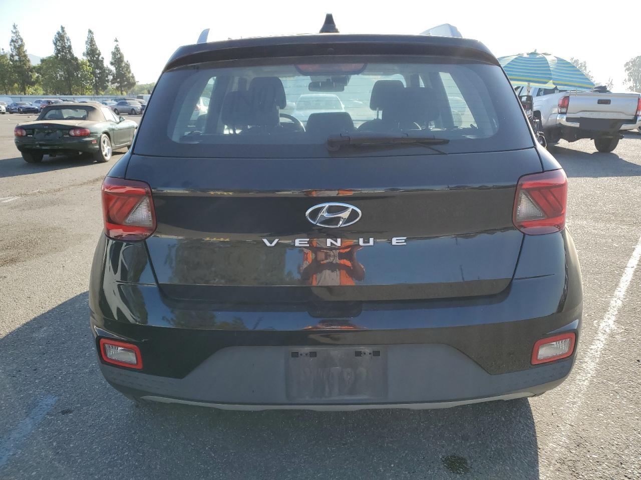 2022 Hyundai Venue Sel VIN: KMHRC8A31NU143010 Lot: 63701494