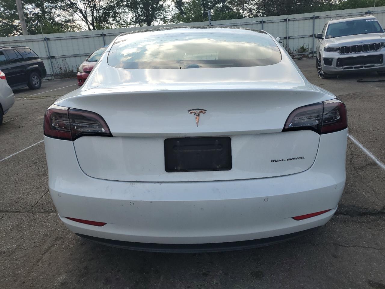 2019 Tesla Model 3 VIN: 5YJ3E1EB5KF498523 Lot: 61842394