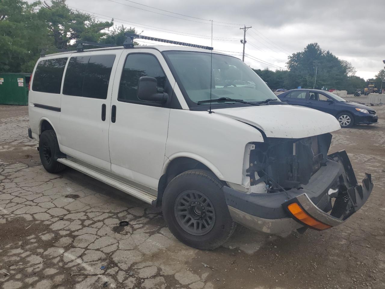 VIN 1GAZGYFG9E1207695 2014 CHEVROLET EXPRESS no.4