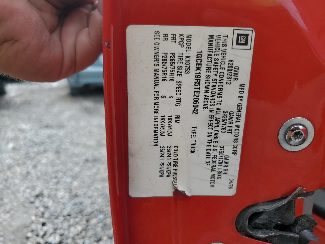 1996 Chevrolet Gmt-400 K1500 VIN: 1GCEK19R5TE206042 Lot: 64192164