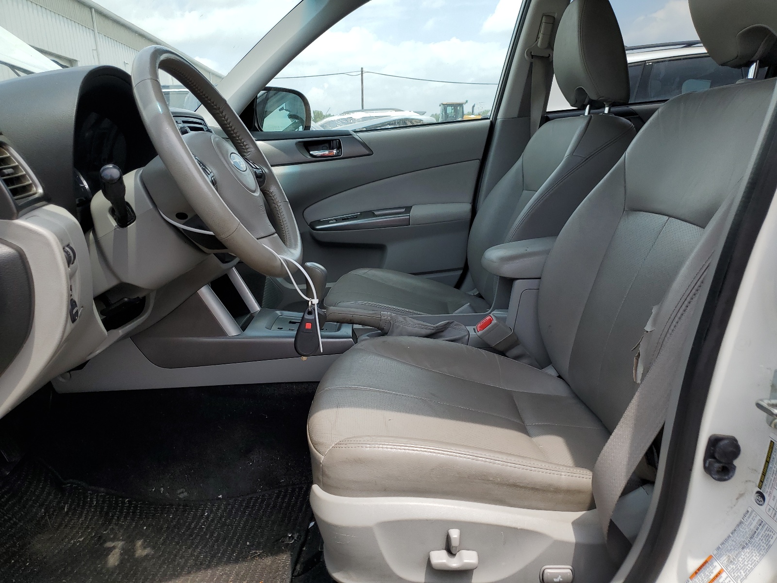 JF2SHAEC9BH722700 2011 Subaru Forester Limited