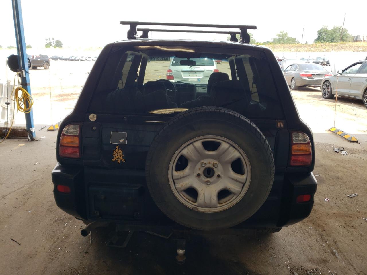 1999 Toyota Rav4 VIN: JT3HP10V5X7114727 Lot: 63905124