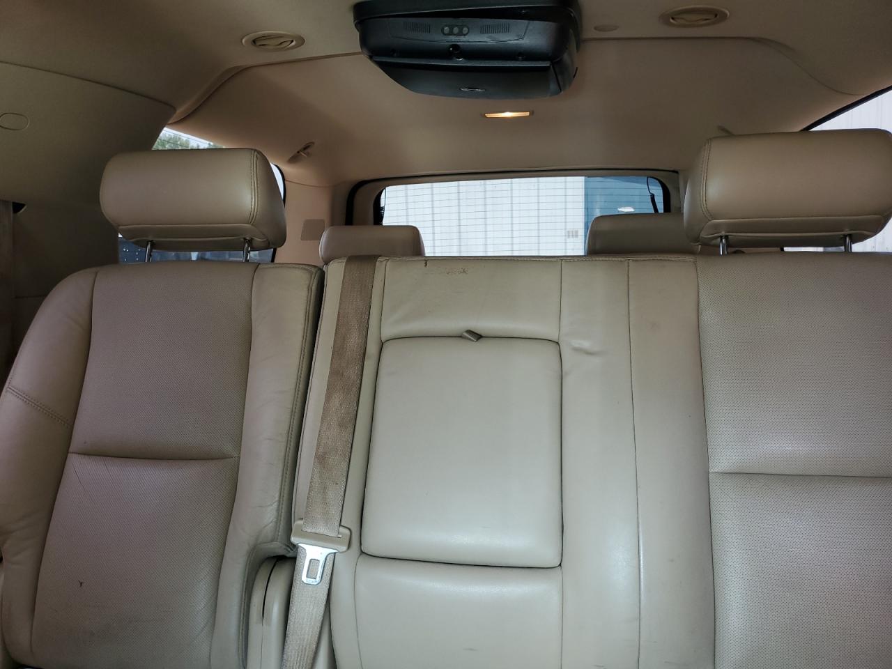 2010 Cadillac Escalade Esv Luxury VIN: 1GYUKHEF2AR243596 Lot: 64764094