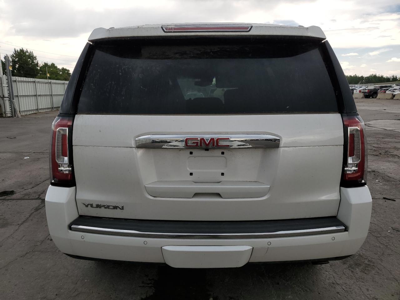 2018 GMC Yukon Denali VIN: 1GKS2CKJ4JR198755 Lot: 62600194