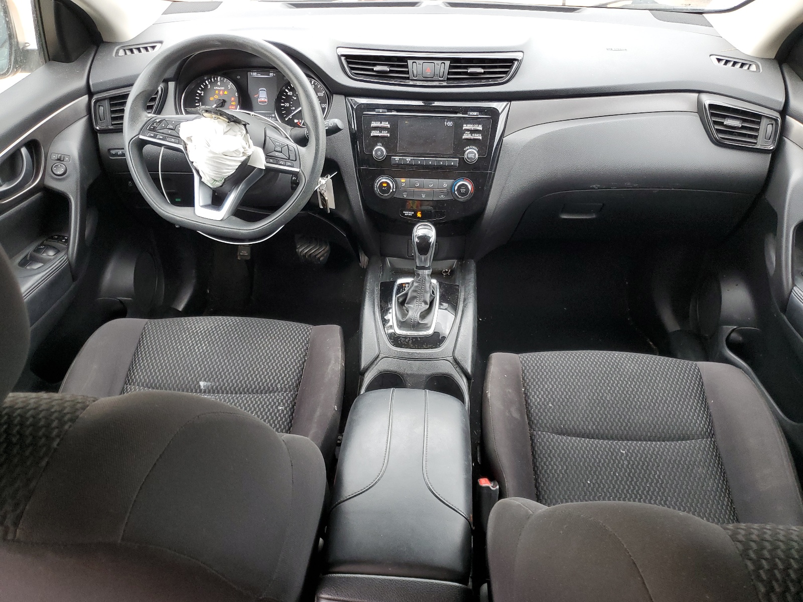 JN1BJ1CP1JW108844 2018 Nissan Rogue Sport S