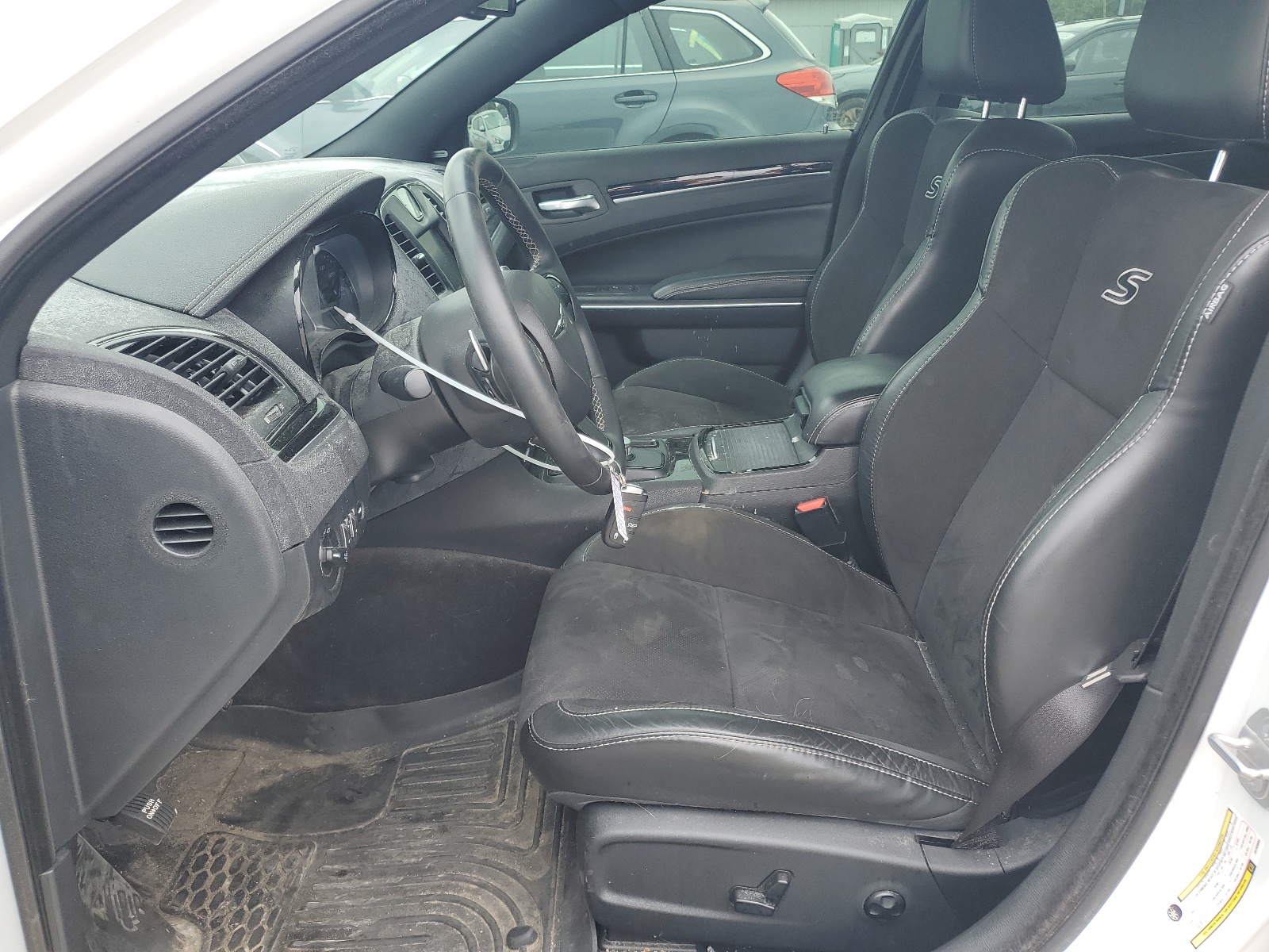 2C3CCABG6JH253684 2018 Chrysler 300 S