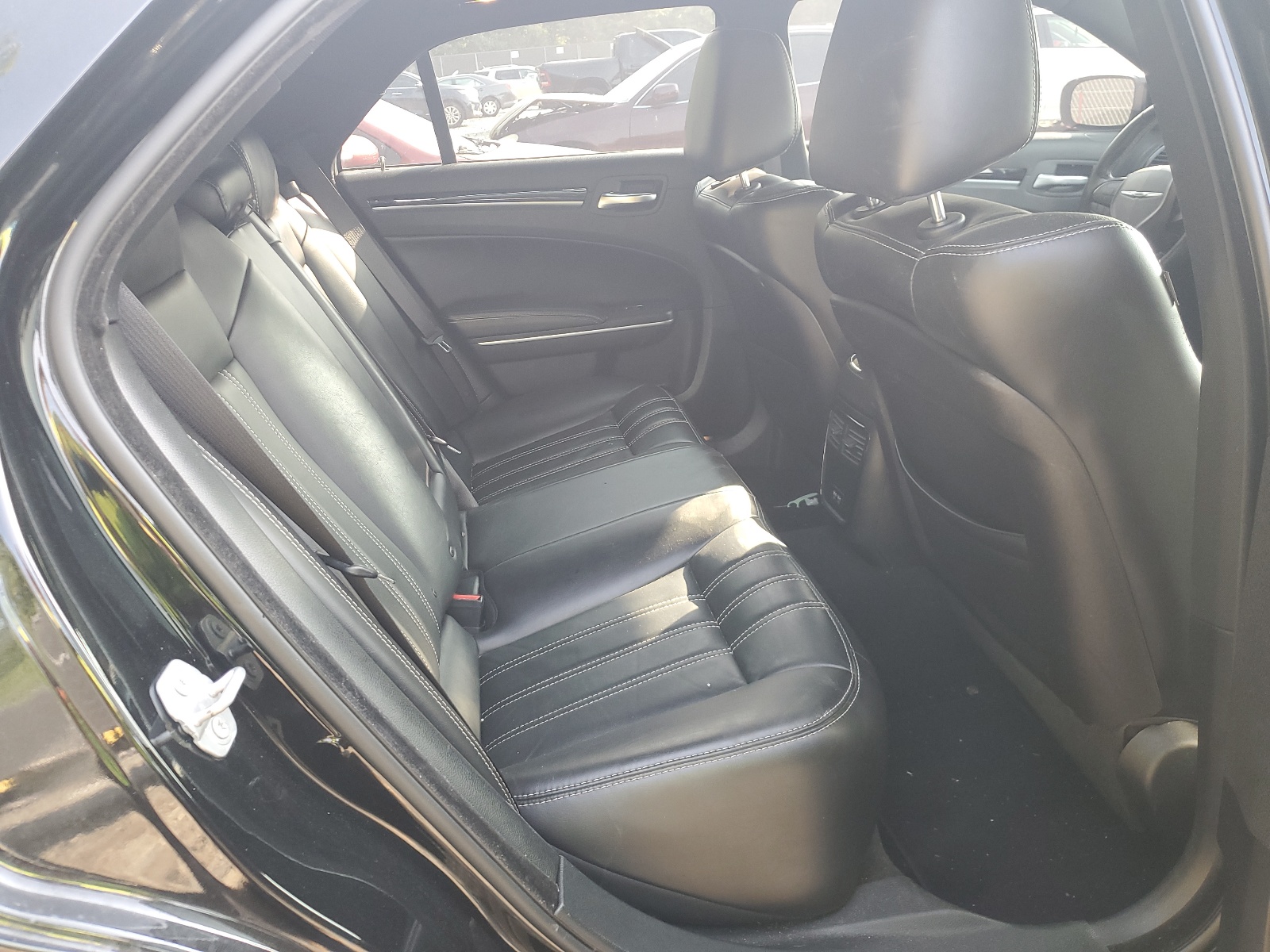 2C3CCAGG7KH663940 2019 Chrysler 300 S