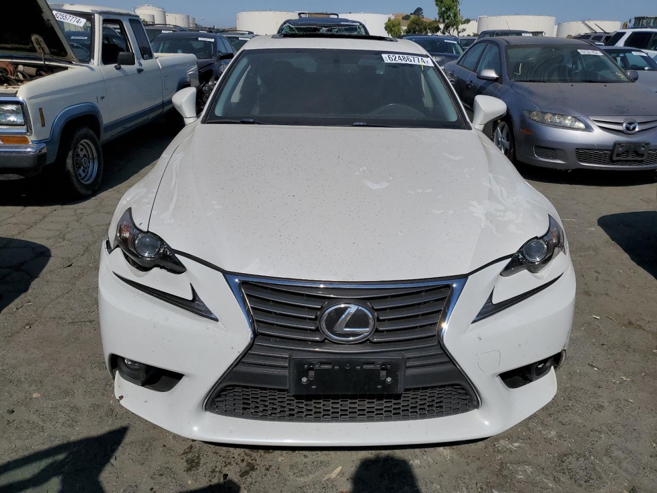 2016 Lexus IS - Image 5
