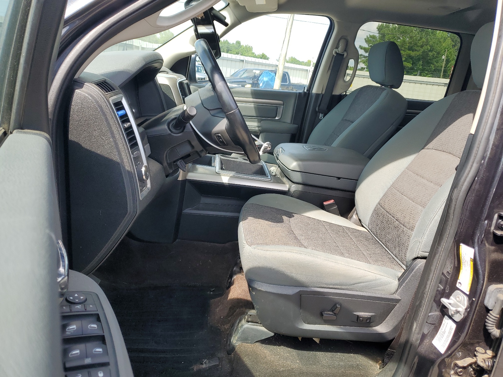 3C6RR7LT9FG599228 2015 Ram 1500 Slt