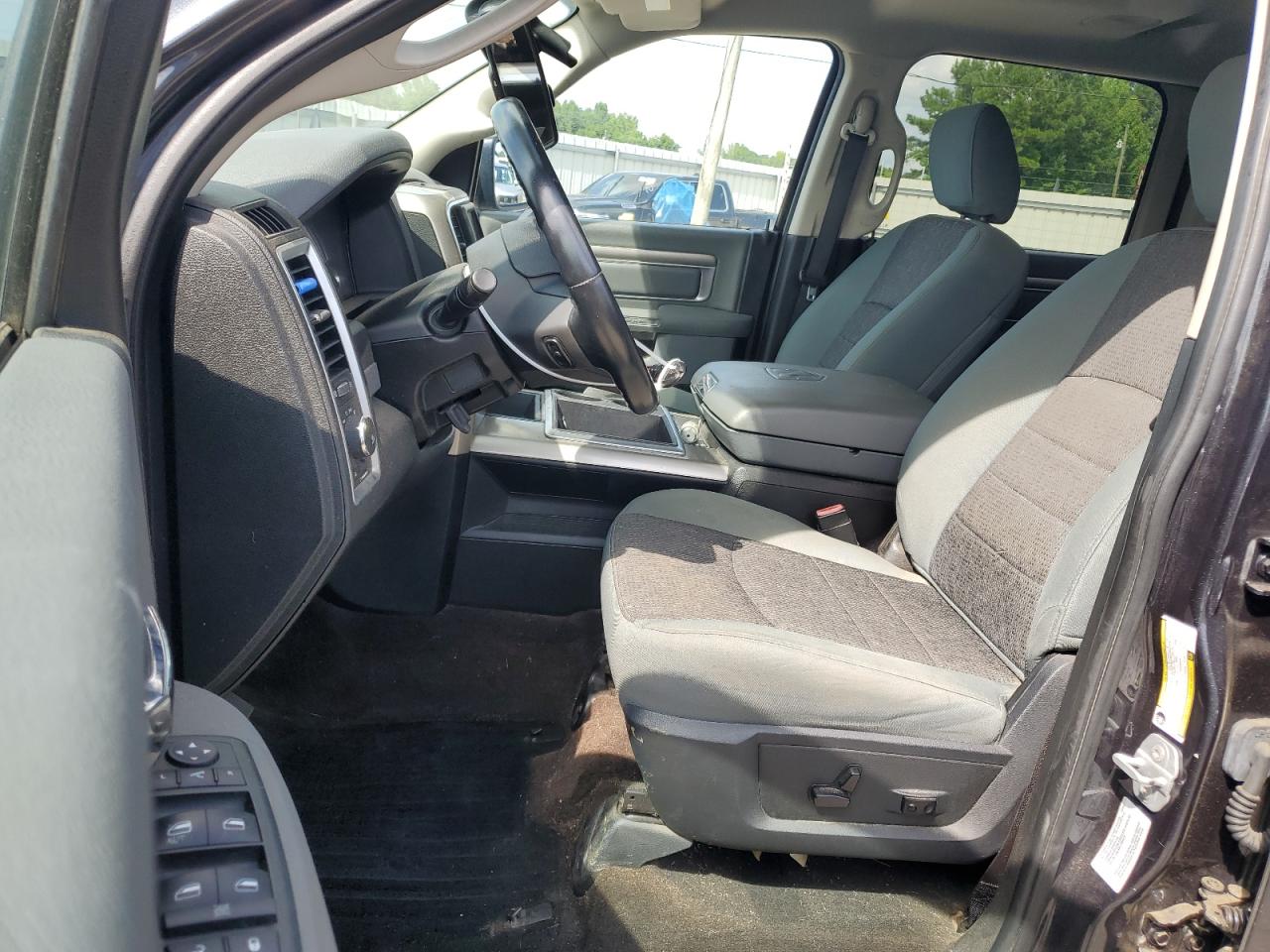 2015 Ram 1500 Slt VIN: 3C6RR7LT9FG599228 Lot: 64177004