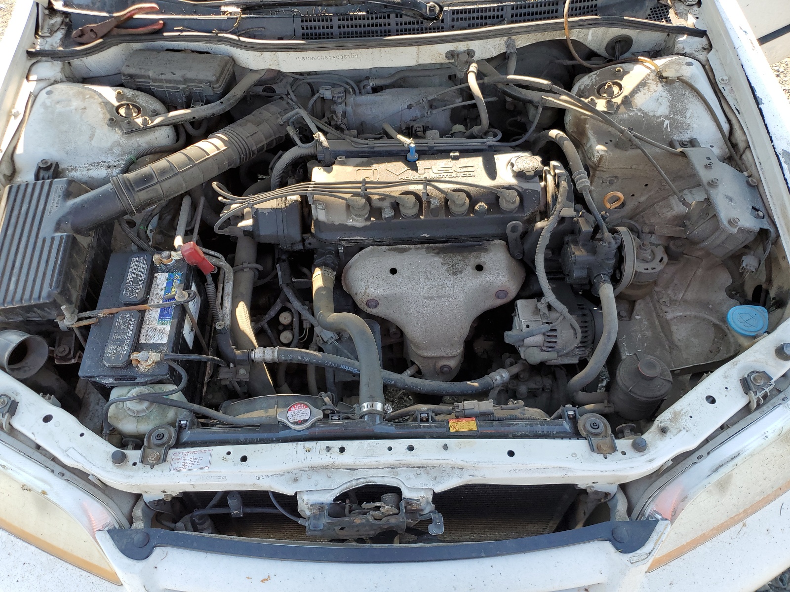 1HGCG5645YA036709 2000 Honda Accord Lx