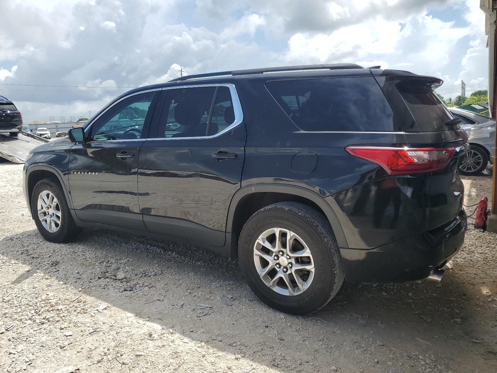 2019 Chevrolet Traverse Lt vin: 1GNERGKW6KJ210192