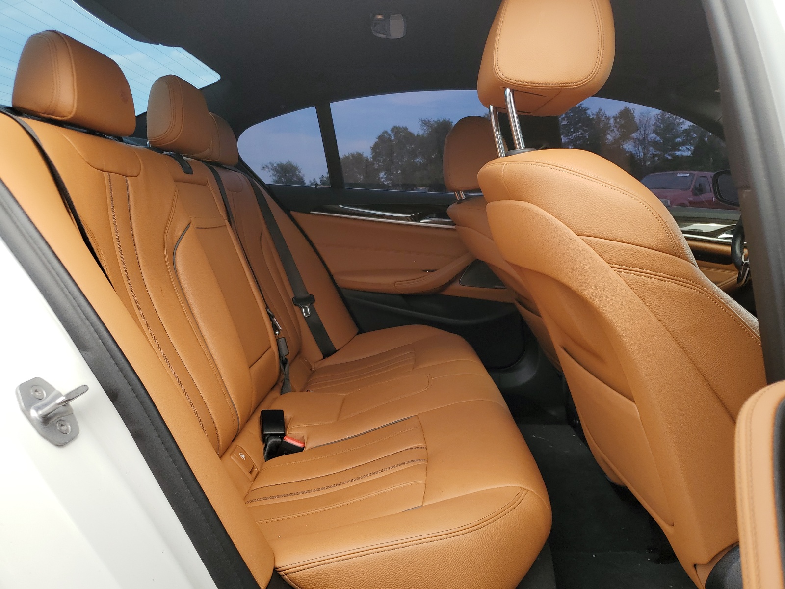 WBAJE7C52JWC55284 2018 BMW 540 Xi