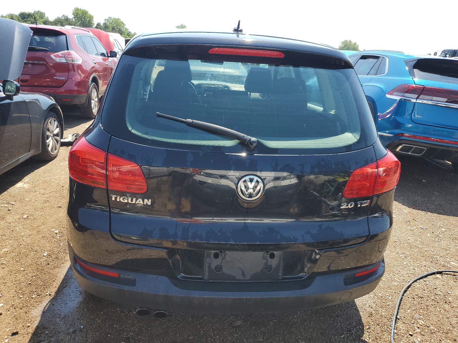 2013 Volkswagen Tiguan S vin: WVGAV7AXXDW541212