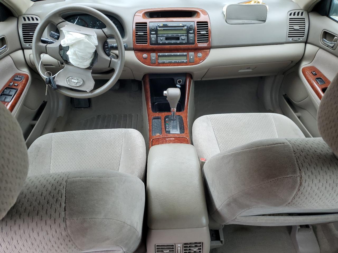 2003 Toyota Camry Le VIN: 4T1BE30K13U670114 Lot: 63919164