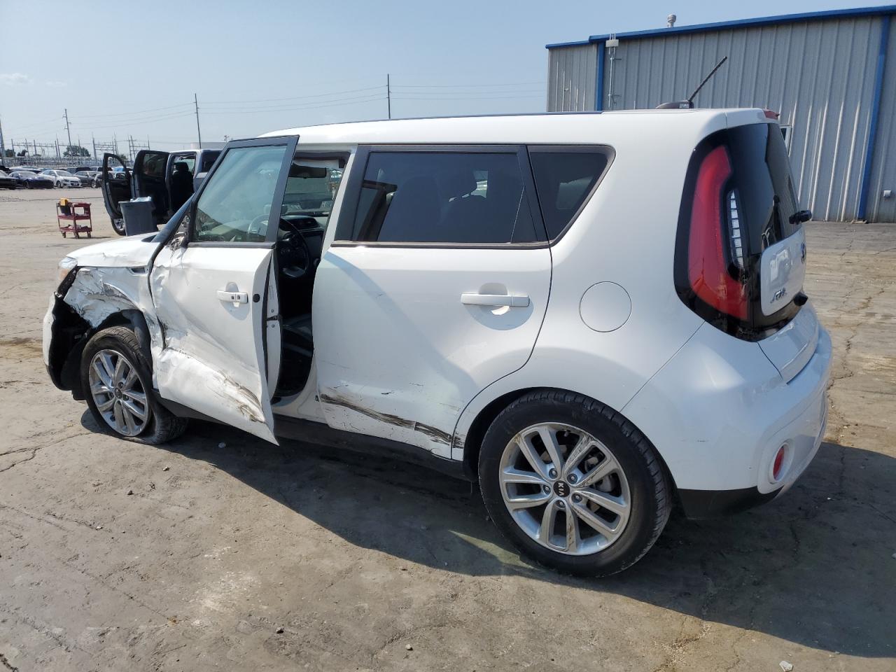 2018 Kia Soul + VIN: KNDJP3A52J7900516 Lot: 63077214