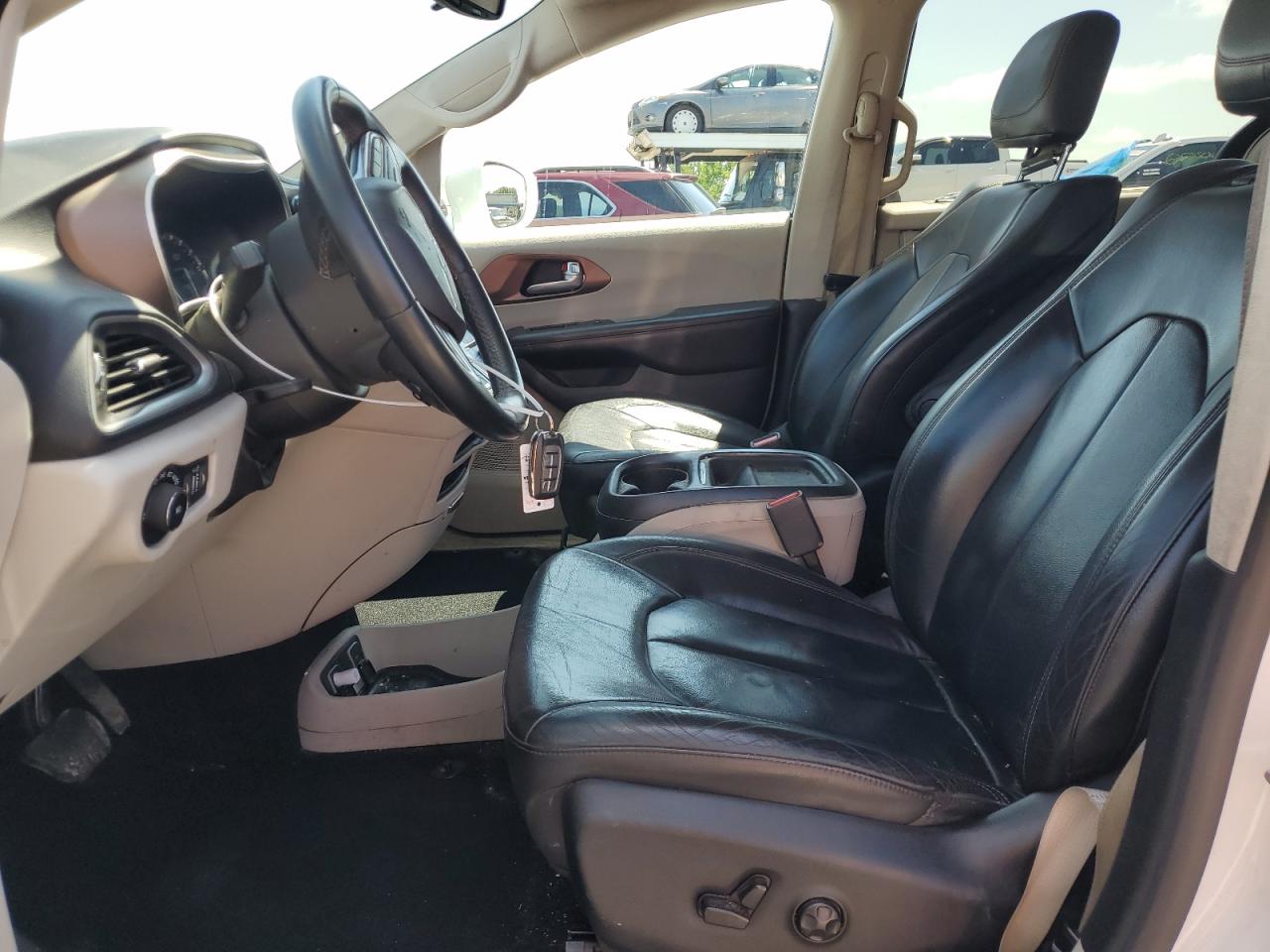 2017 Chrysler Pacifica Touring L VIN: 2C4RC1BG1HR675761 Lot: 62630264