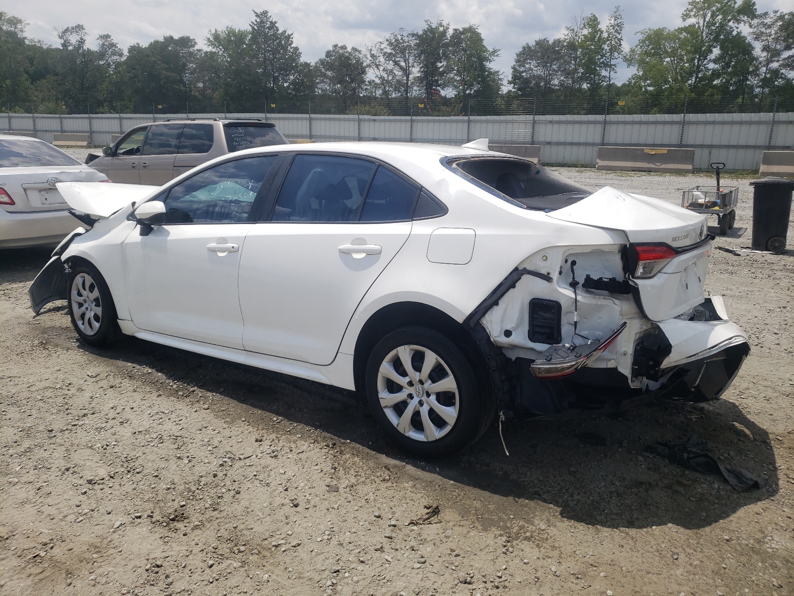 2021 Toyota Corolla Le vin: 5YFEPMAE1MP172553