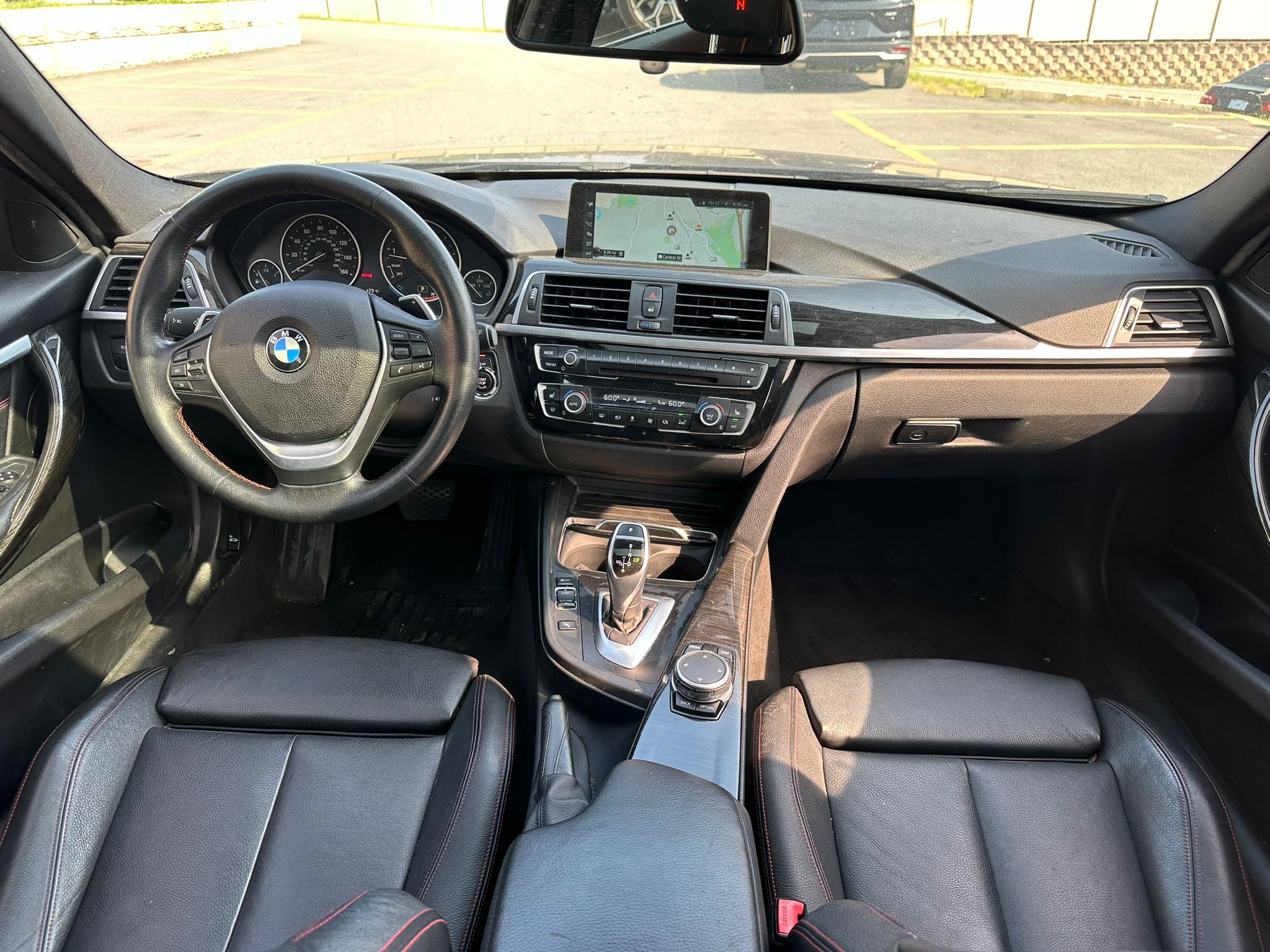 2017 BMW 330 Xi vin: WBA8D9G38HNU62054