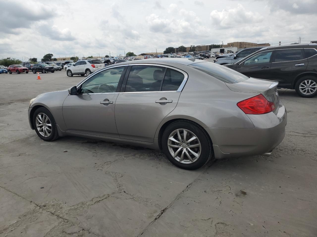2009 Infiniti G - Image 2