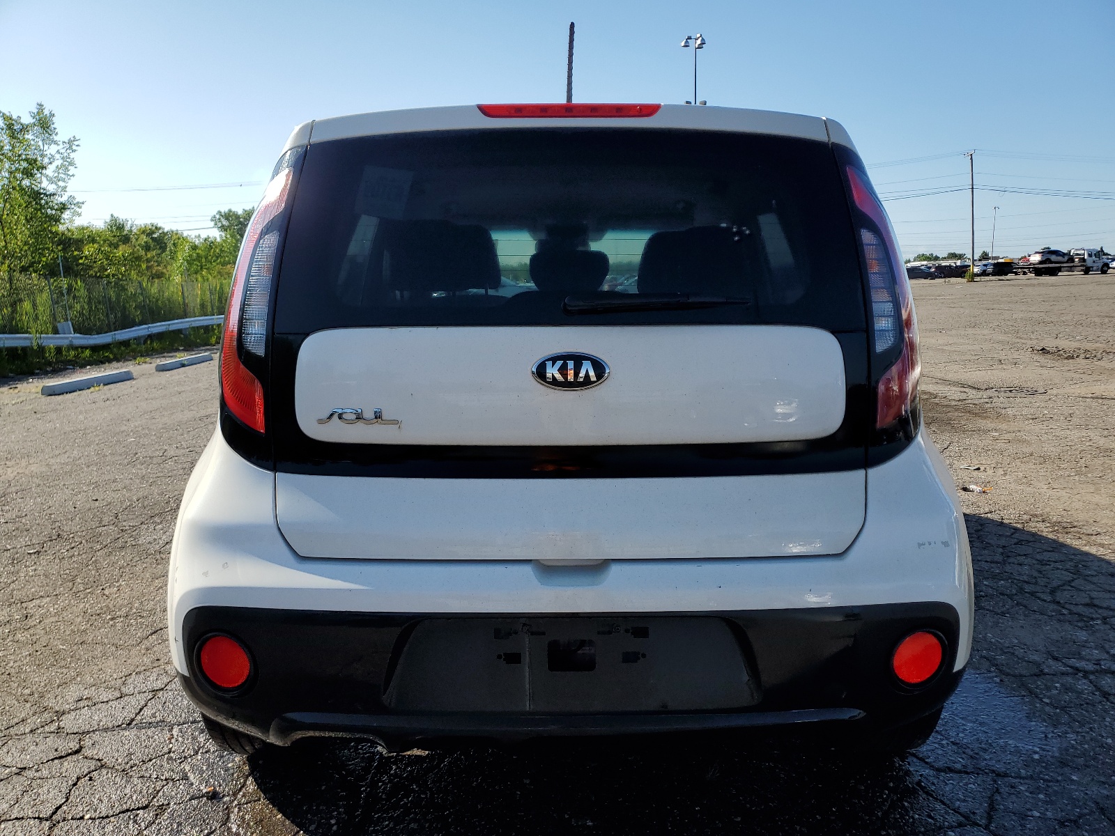 2018 Kia Soul vin: KNDJN2A24J7615516