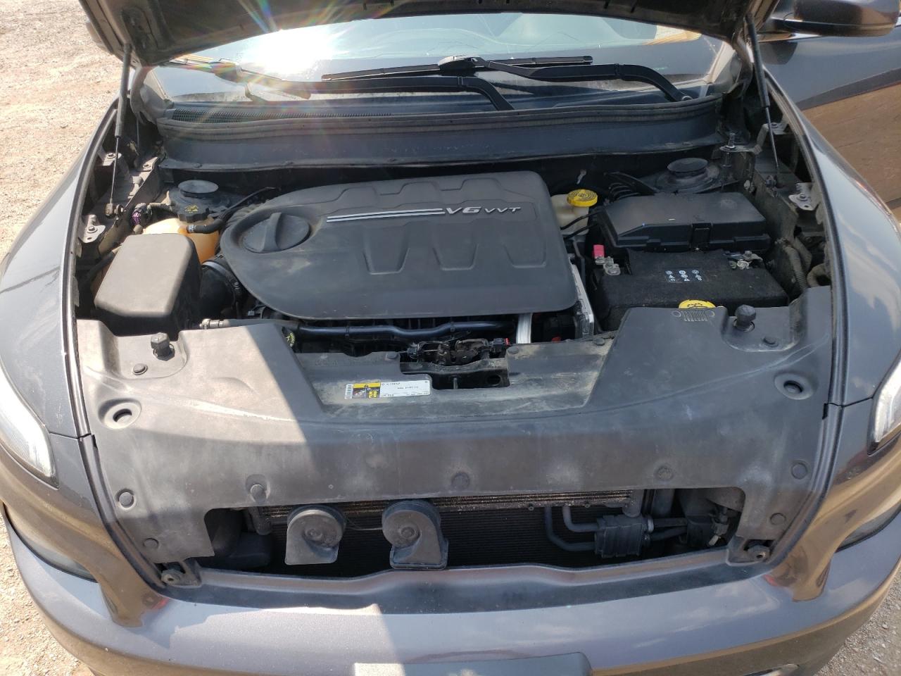 2015 Jeep Grand Cherokee - Image 12