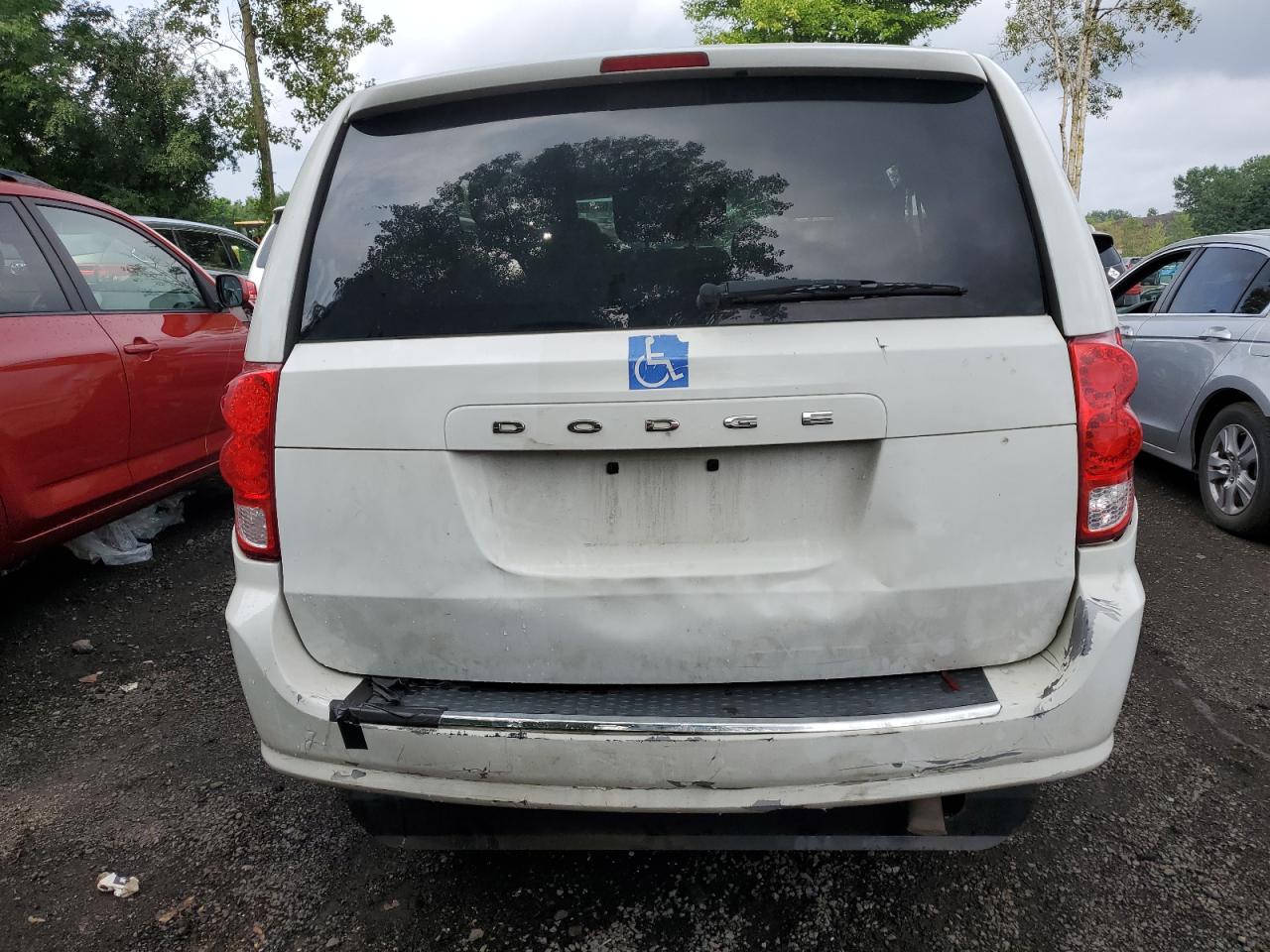 2014 Dodge Caravan - Image 6