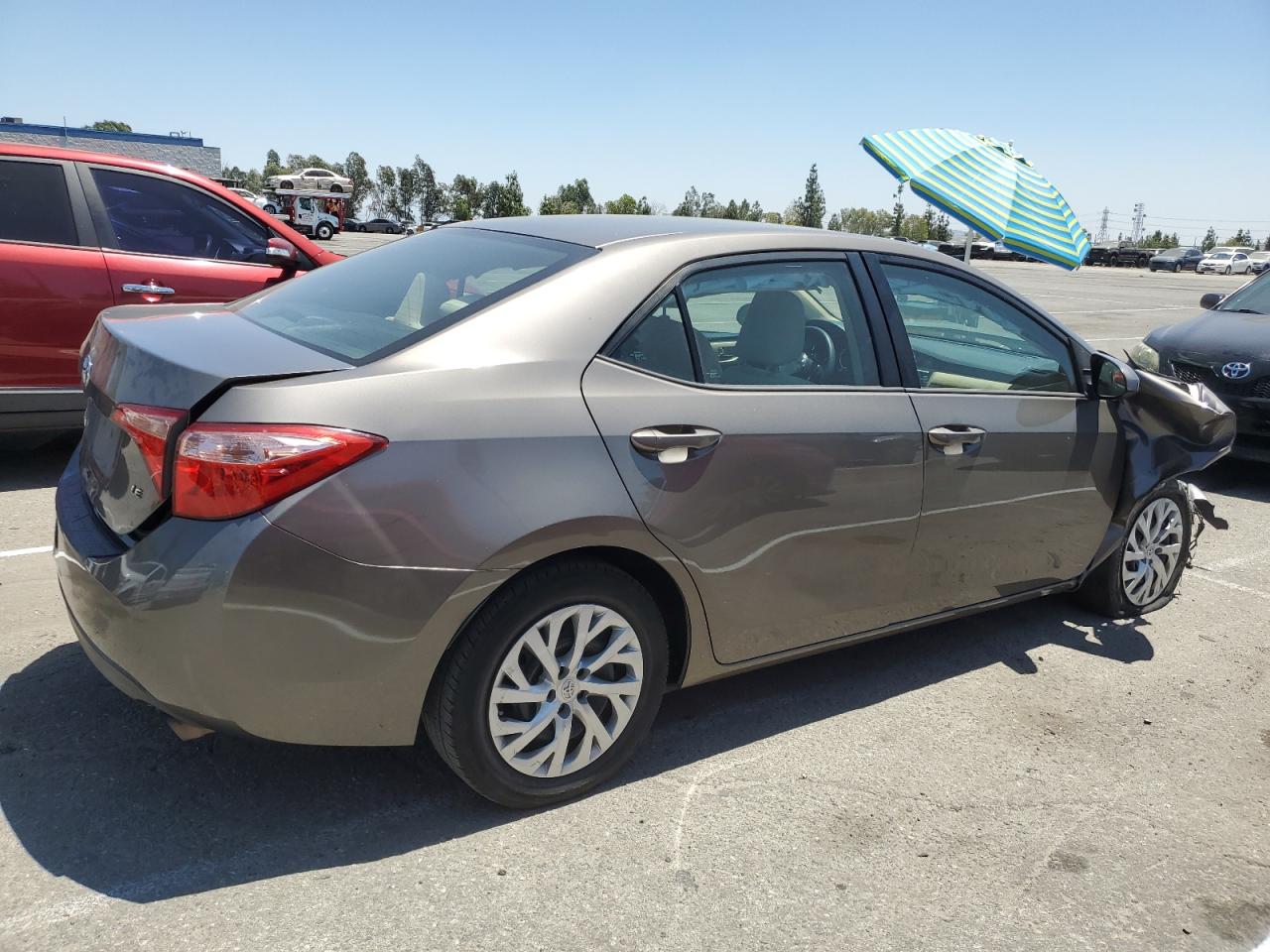 VIN 5YFBURHE1JP827272 2018 TOYOTA COROLLA no.3