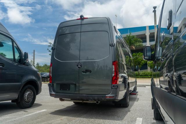  MERCEDES-BENZ SPRINTER 2022 Серый