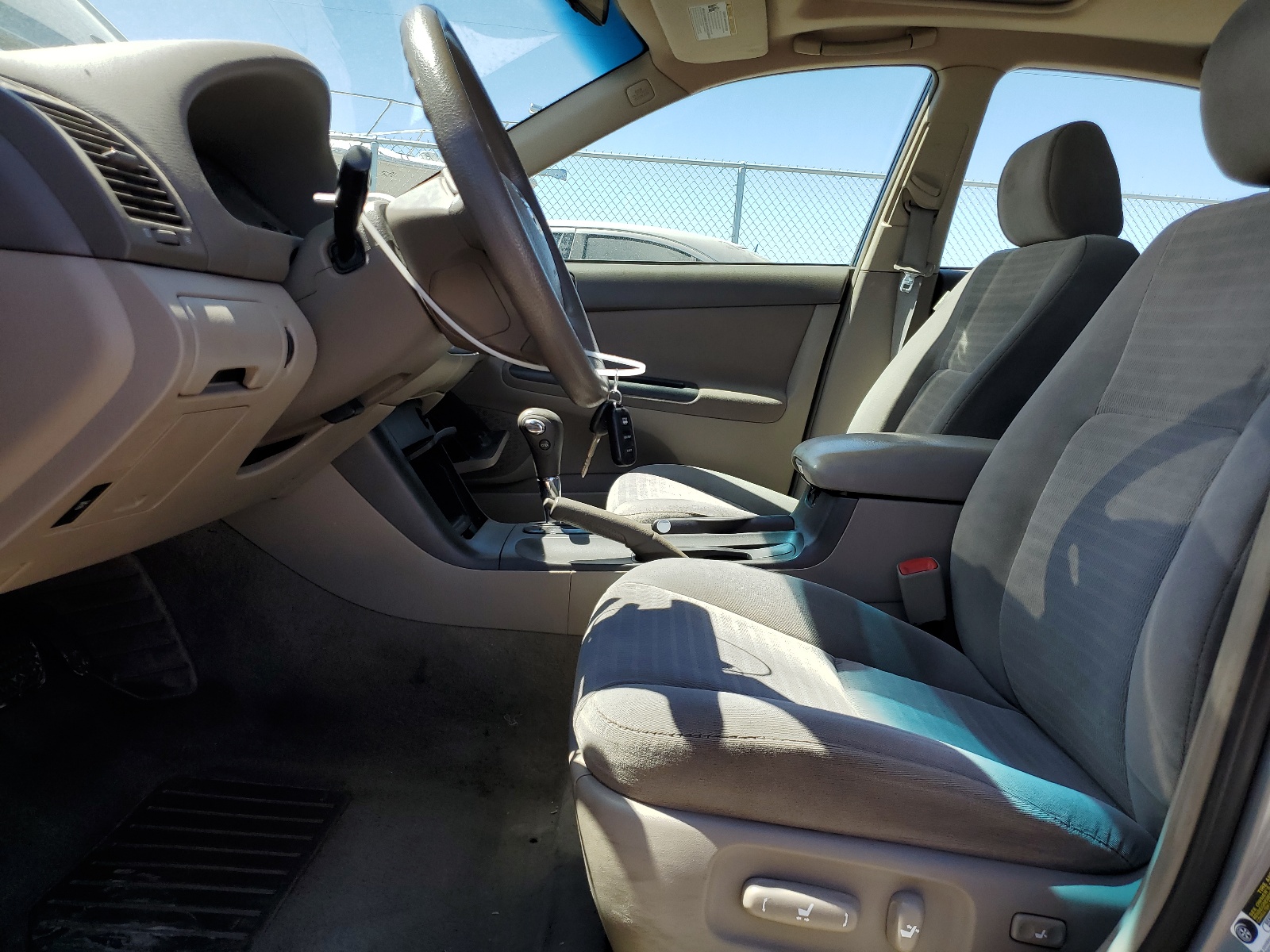 4T1BF30K95U614910 2005 Toyota Camry Le