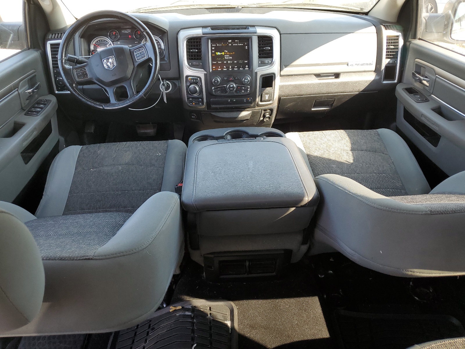 1C6RR7LT0KS708095 2019 Ram 1500 Classic Slt