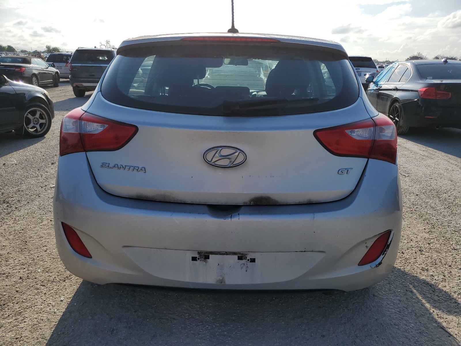 2014 Hyundai Elantra Gt vin: KMHD25LH8EU232884