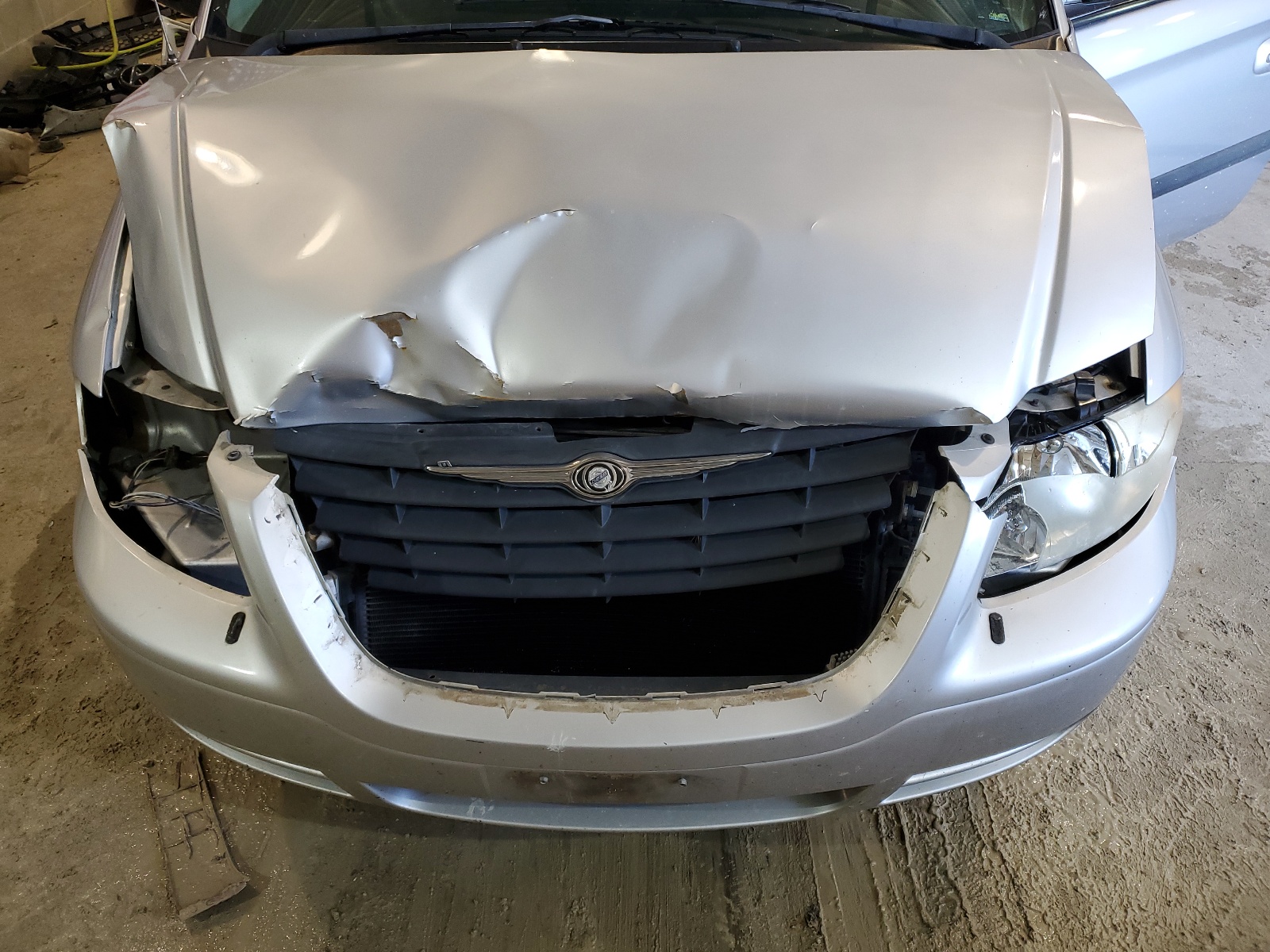 1C4GP45RX5B371168 2005 Chrysler Town & Country