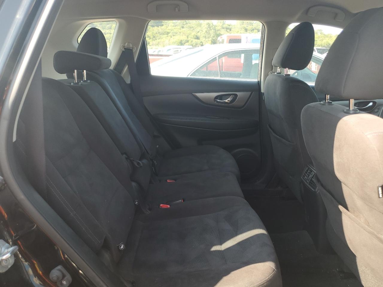 2015 Nissan Rogue S VIN: KNMAT2MV2FP590392 Lot: 64800084