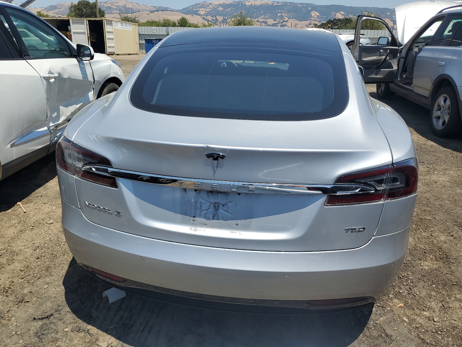 5YJSA1E24JF249748 2018 Tesla Model S