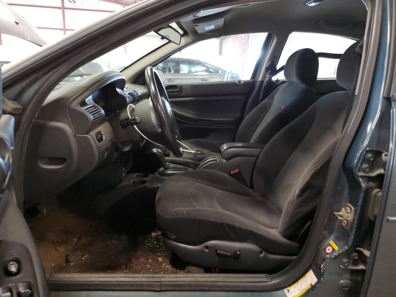 2006 Chrysler Sebring - Image 7