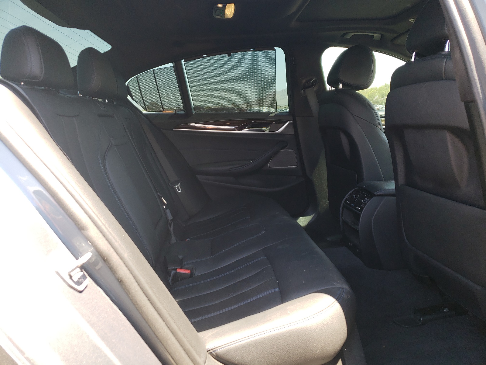 WBAJA9C56JB250519 2018 BMW 530E