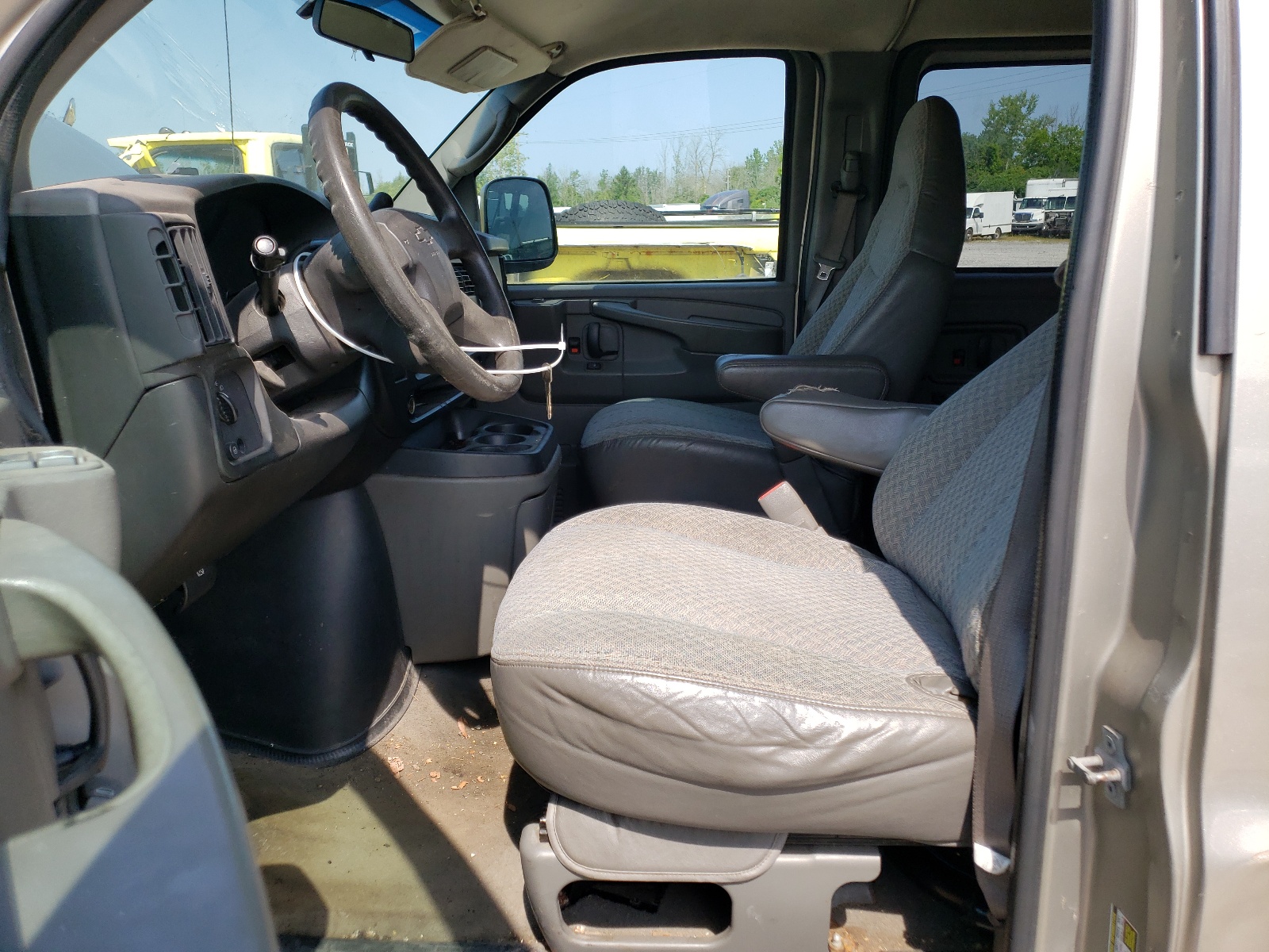 1GAHG39U841236166 2004 Chevrolet Express G3500