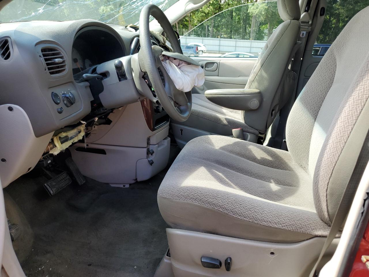 2006 Chrysler Town & Country Lx VIN: 1A4GP44RX6B752905 Lot: 63914054