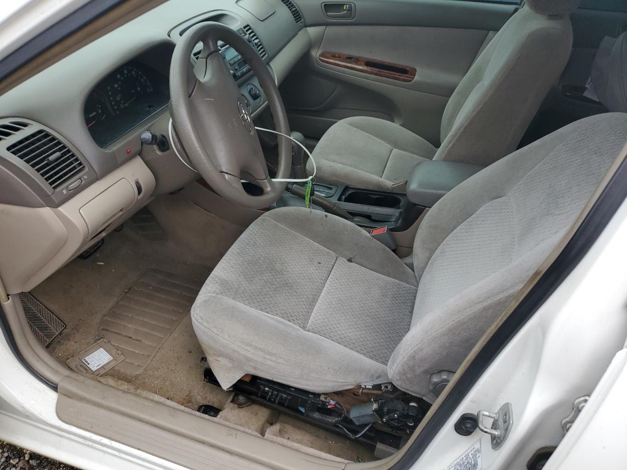 2003 Toyota Camry Le VIN: 4T1BF32K93U037709 Lot: 61458454