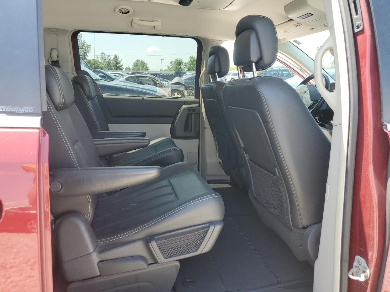 2010 Chrysler Town & Country Touring Plus VIN: 2A4RR8D10AR427534 Lot: 63505604