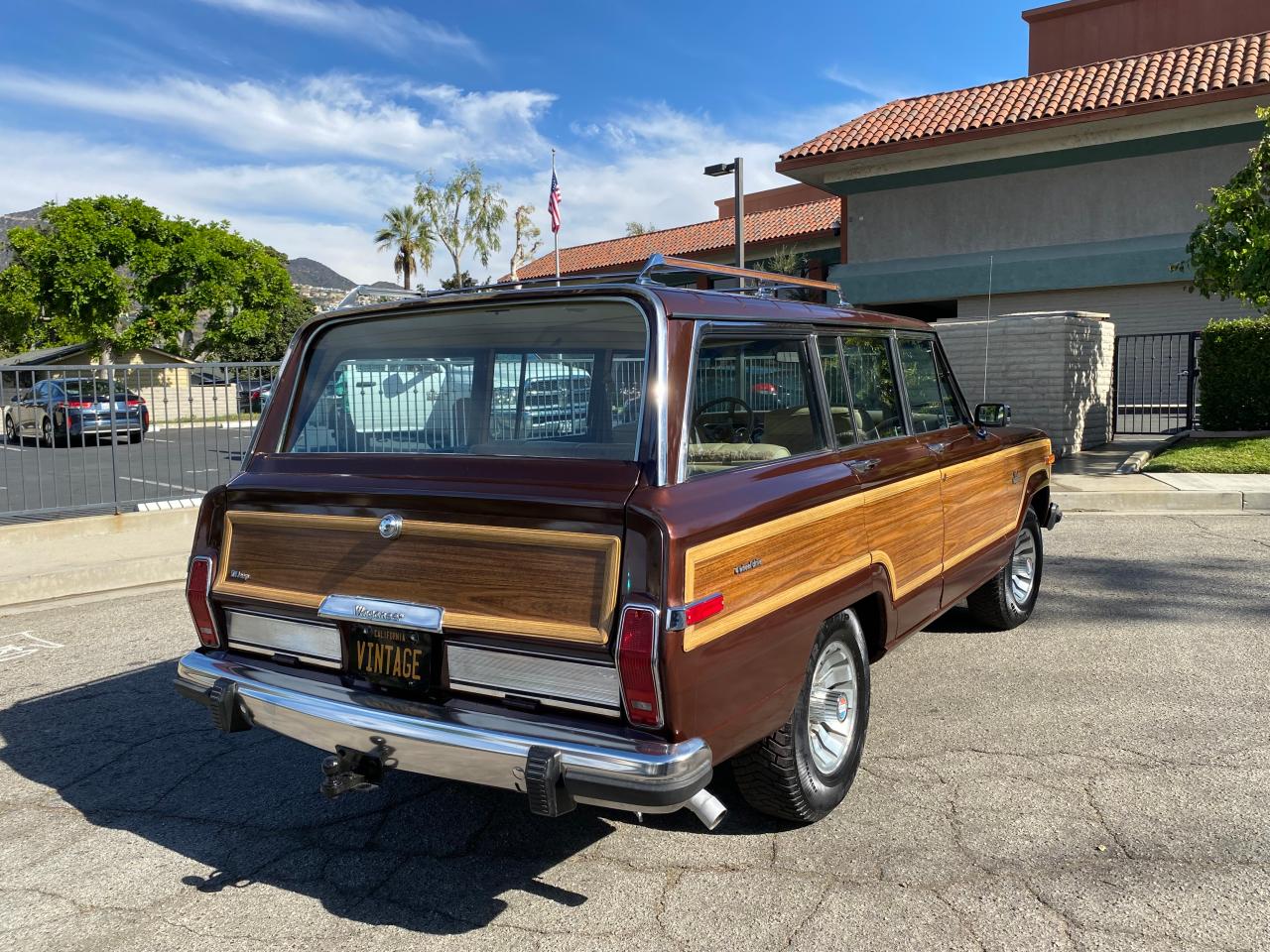 1984 Jeep Grand Wagoneer VIN: 1JCNJ15N6ET002630 Lot: 63236214