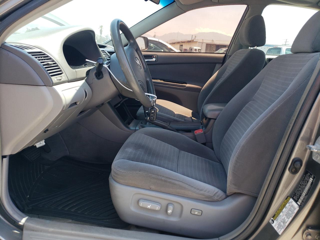 2005 Toyota Camry Le VIN: 4T1BE32K55U991153 Lot: 63450654