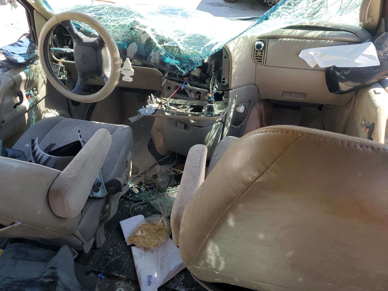 1GNDM19W0WB163853 1998 Chevrolet Astro