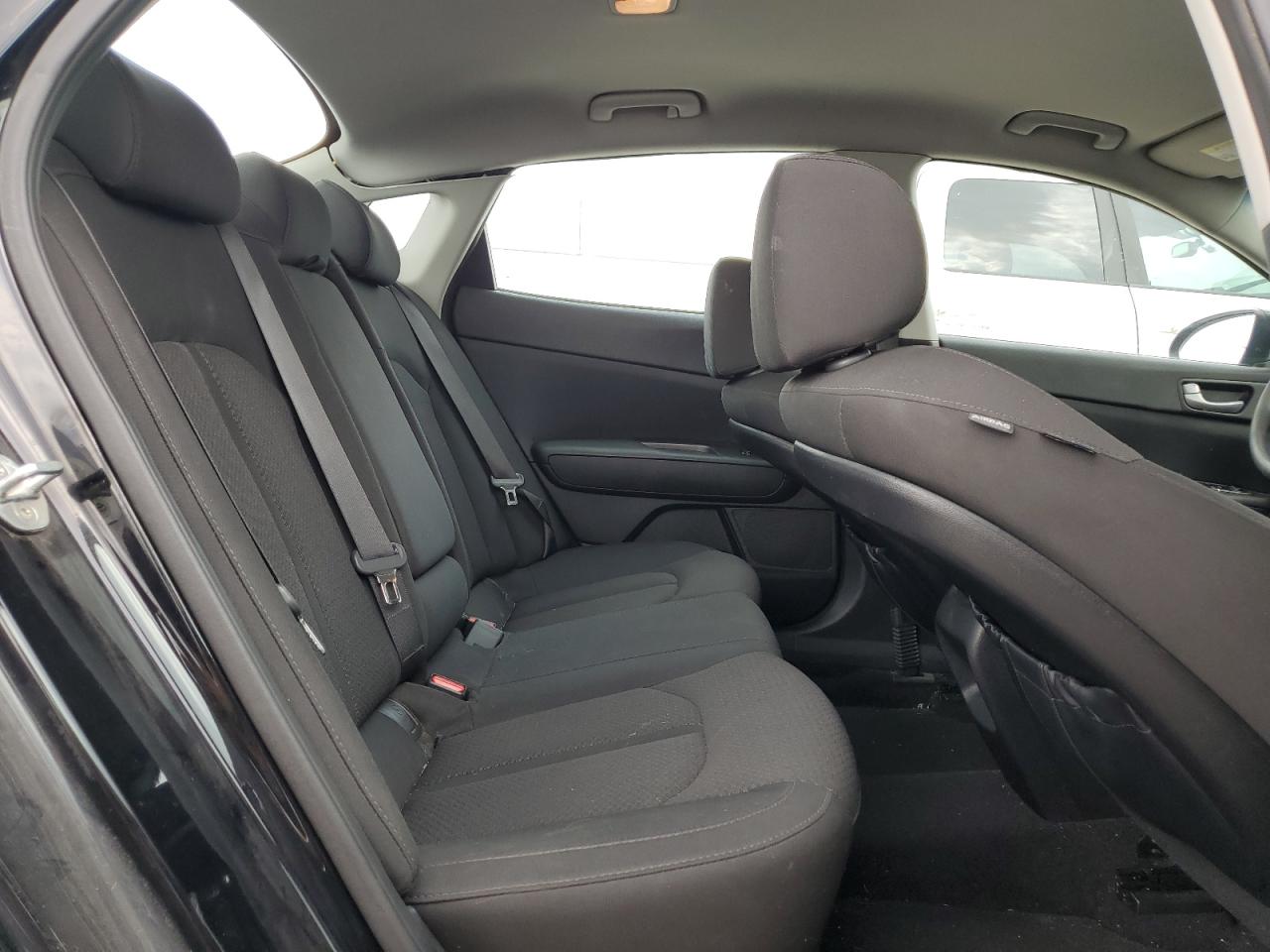 2017 Kia Optima Lx VIN: 5XXGT4L3XHG131319 Lot: 64216634