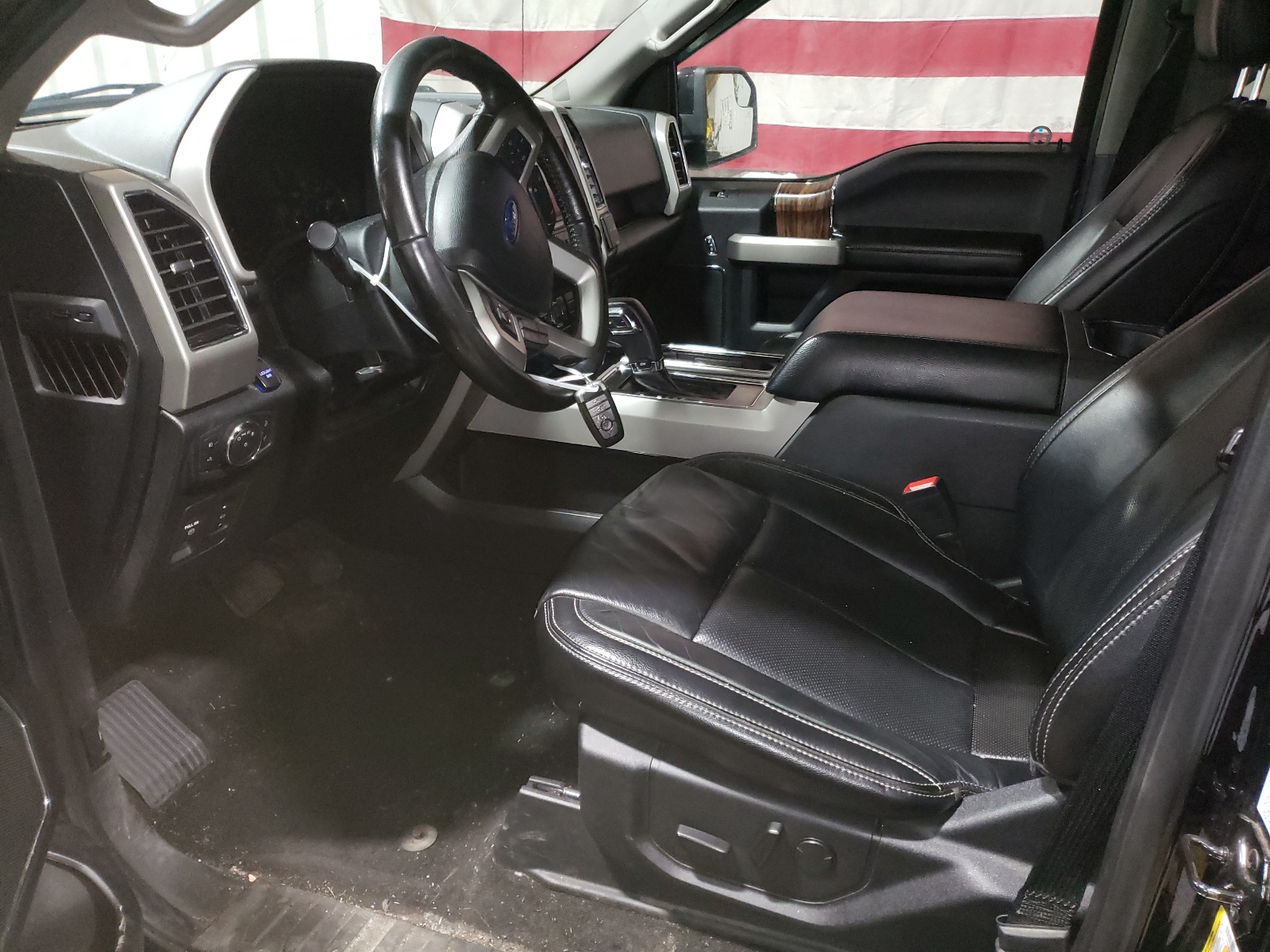 1FTEW1E41KFA98686 2019 Ford F-150 Lariat