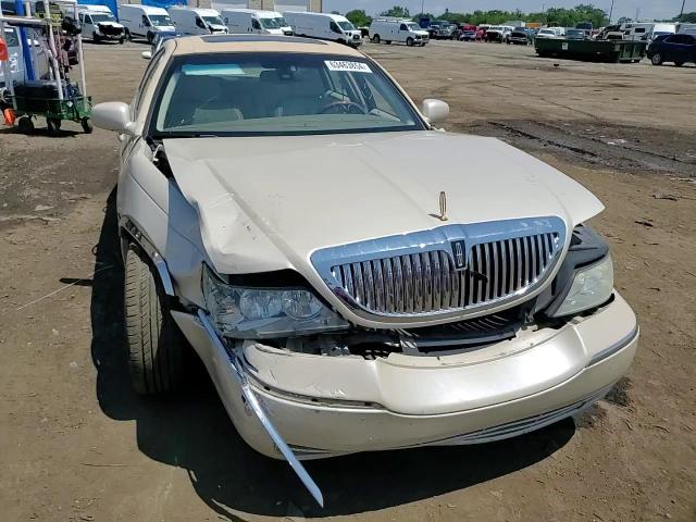 2003 Lincoln Town Car Cartier VIN: 1LNHM83W63Y626076 Lot: 63463854