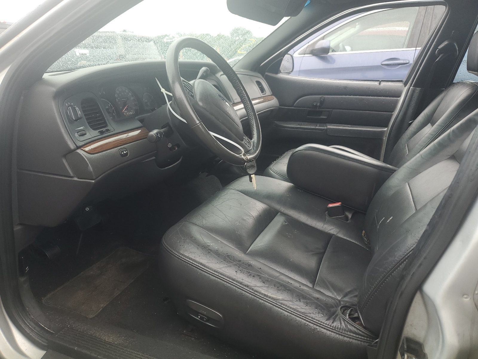 2FAFP74WX3X136760 2003 Ford Crown Victoria Lx