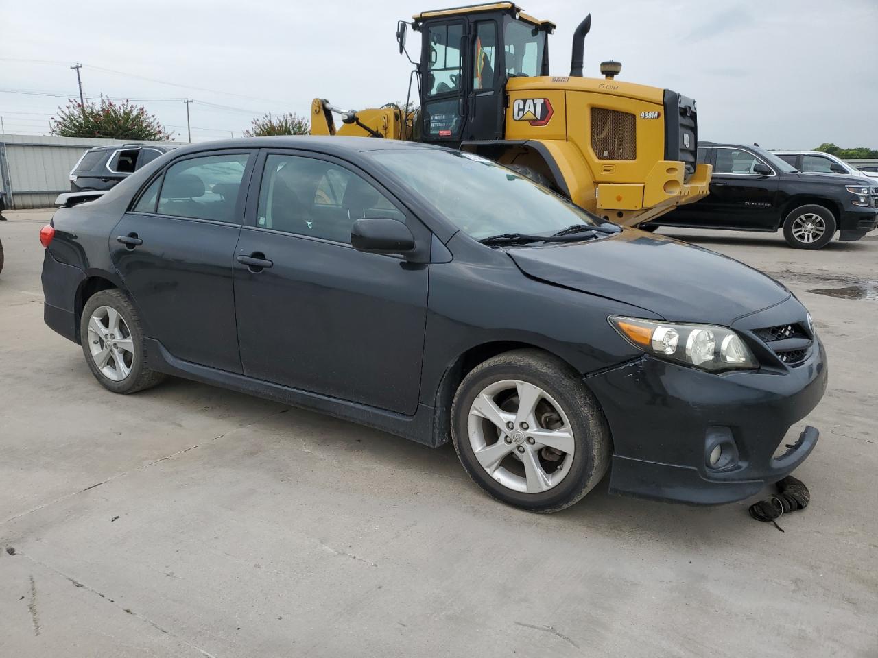 VIN 5YFBU4EE1DP185955 2013 TOYOTA COROLLA no.4